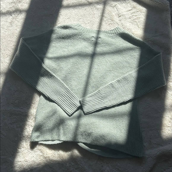 Aerie Twist-Front Knit Long Sleeve Top – Size XS | Soft Sage | Fall Minimalist - Picture 6 of 6